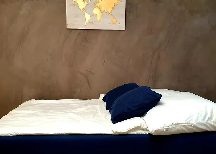 ☆wow! Stylish In Centre Near University☆